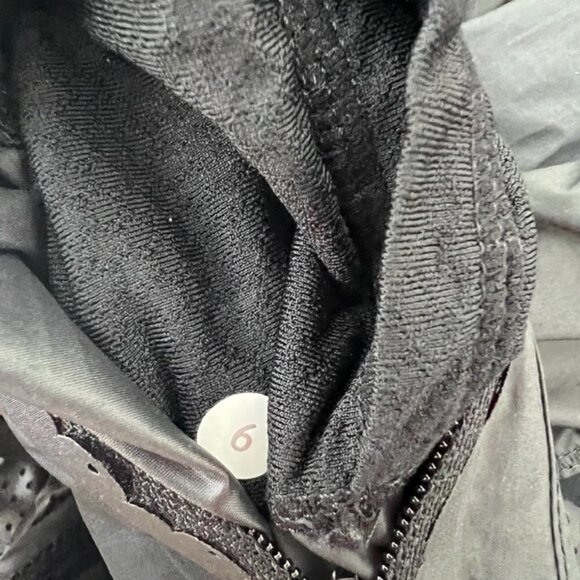 Lululemon Black Windbraker Jacket Size 6 / 05 - Picture 7 of 8